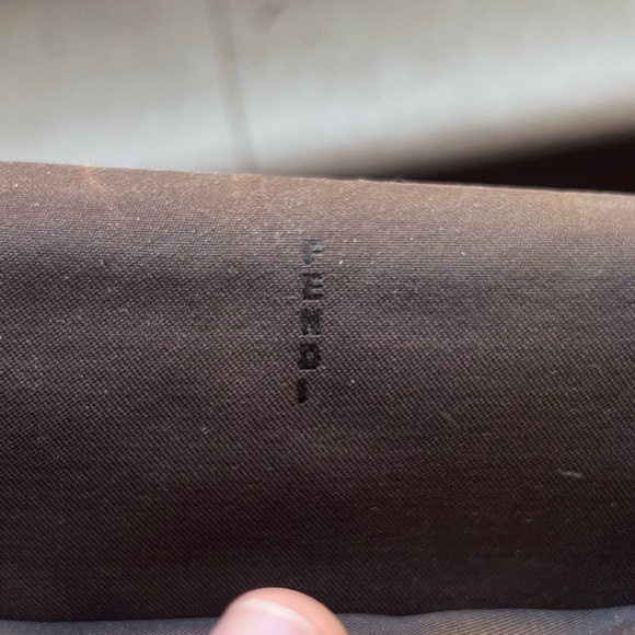 EUC AUTH Fendi Leather Wallet - Picture 9 of 17